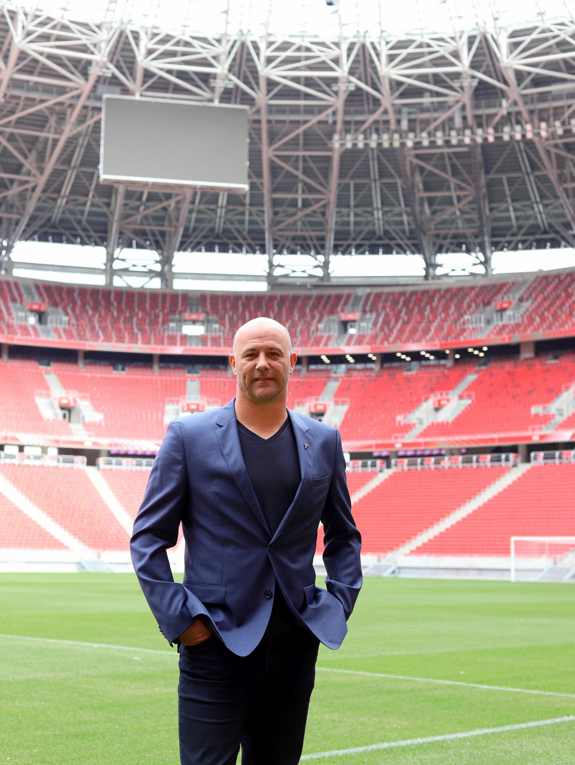 Király Gábor a Europe 2020 című klipben