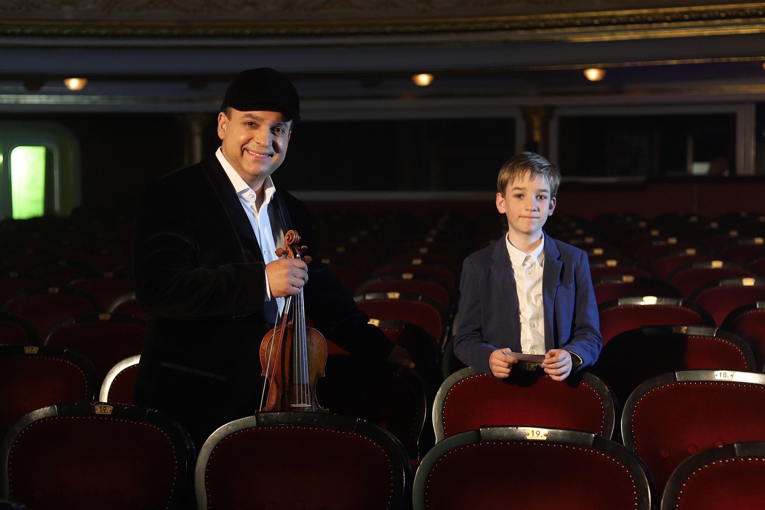 Mága Zoltán és Maszlag Bálint a Europe 2020 című klipben