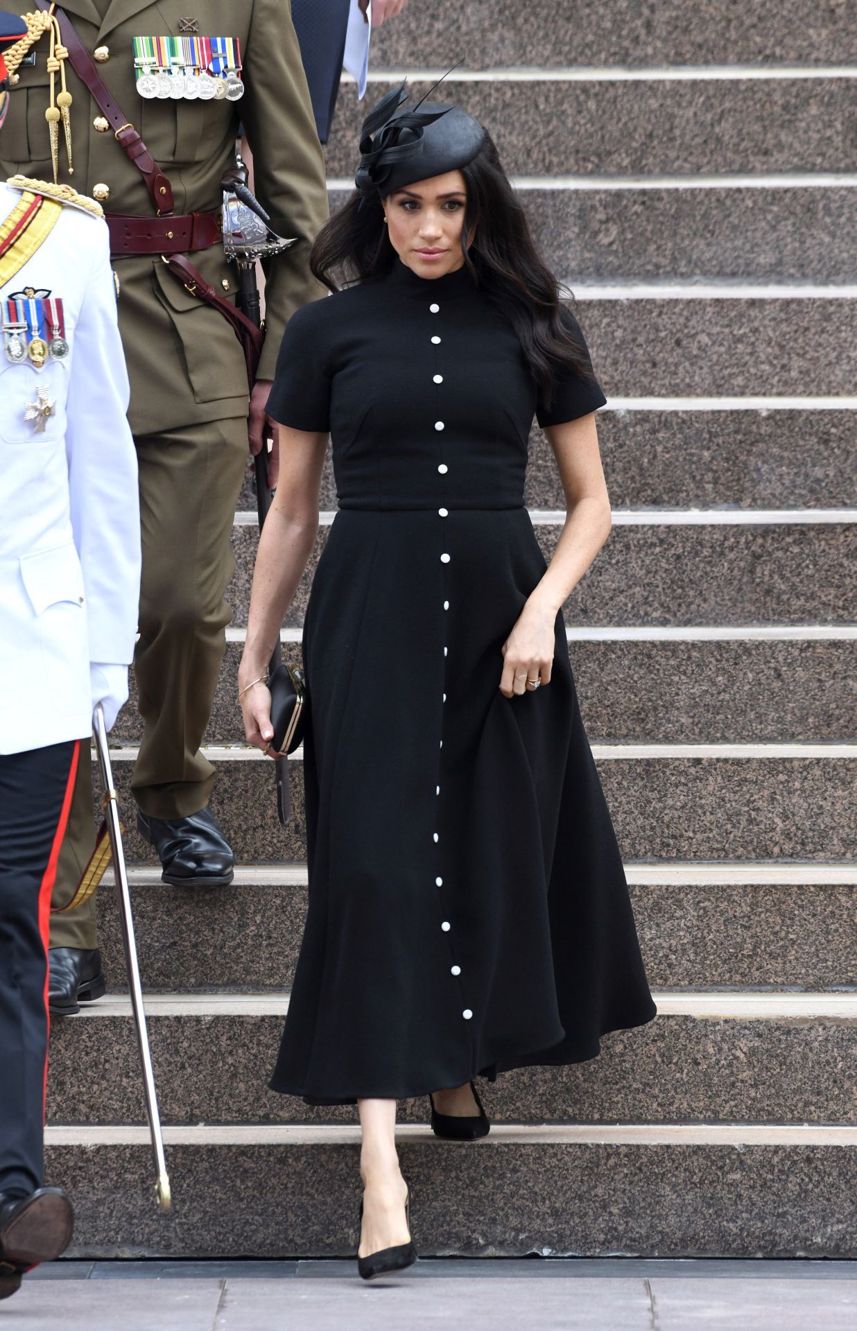 Meghan a komolyabb protokolláris alkalmakra is szívesen viselt ingruhákat, míg hercegné volt.