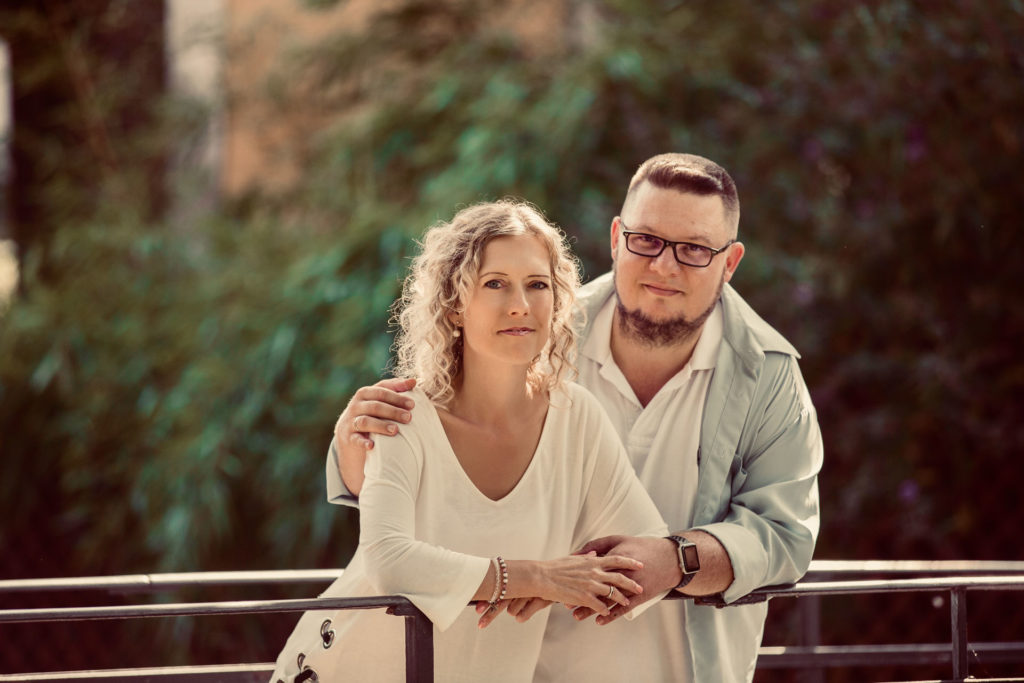 Szkizofréniája teljes történetét írta meg új könyvében Oravetz Dani és felesége, Dóri