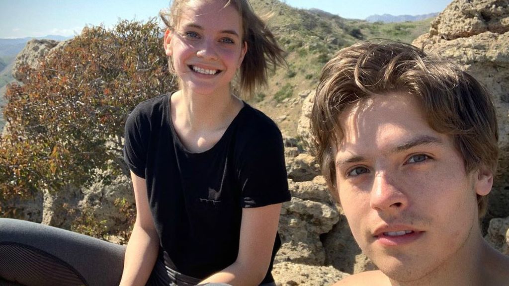 Palvin Barbi és Dylan Sprouse a karantén után