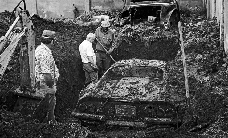 Egy Dino 246 Ferrari került elő a föld alól 