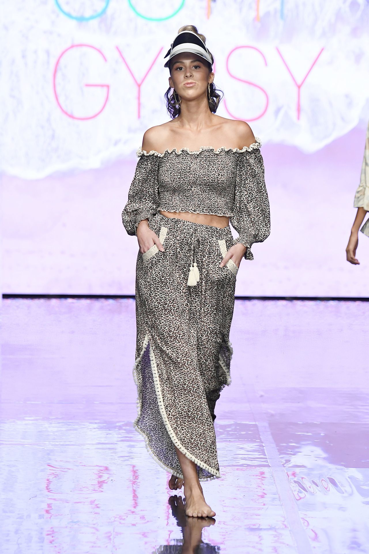 strandruha SURF GYPSY divatbemutató