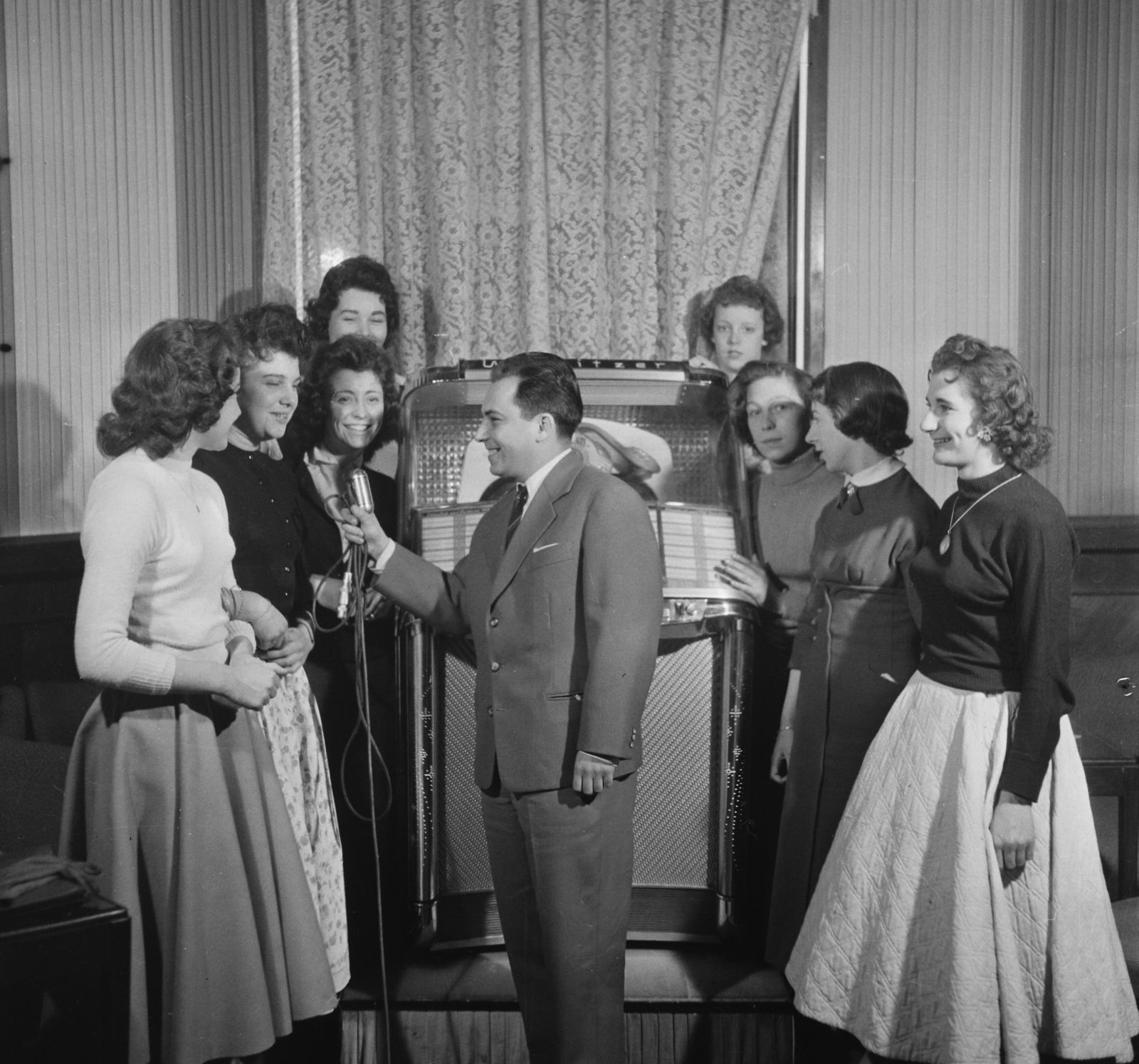 Vitray Tamás az Anna presszóban