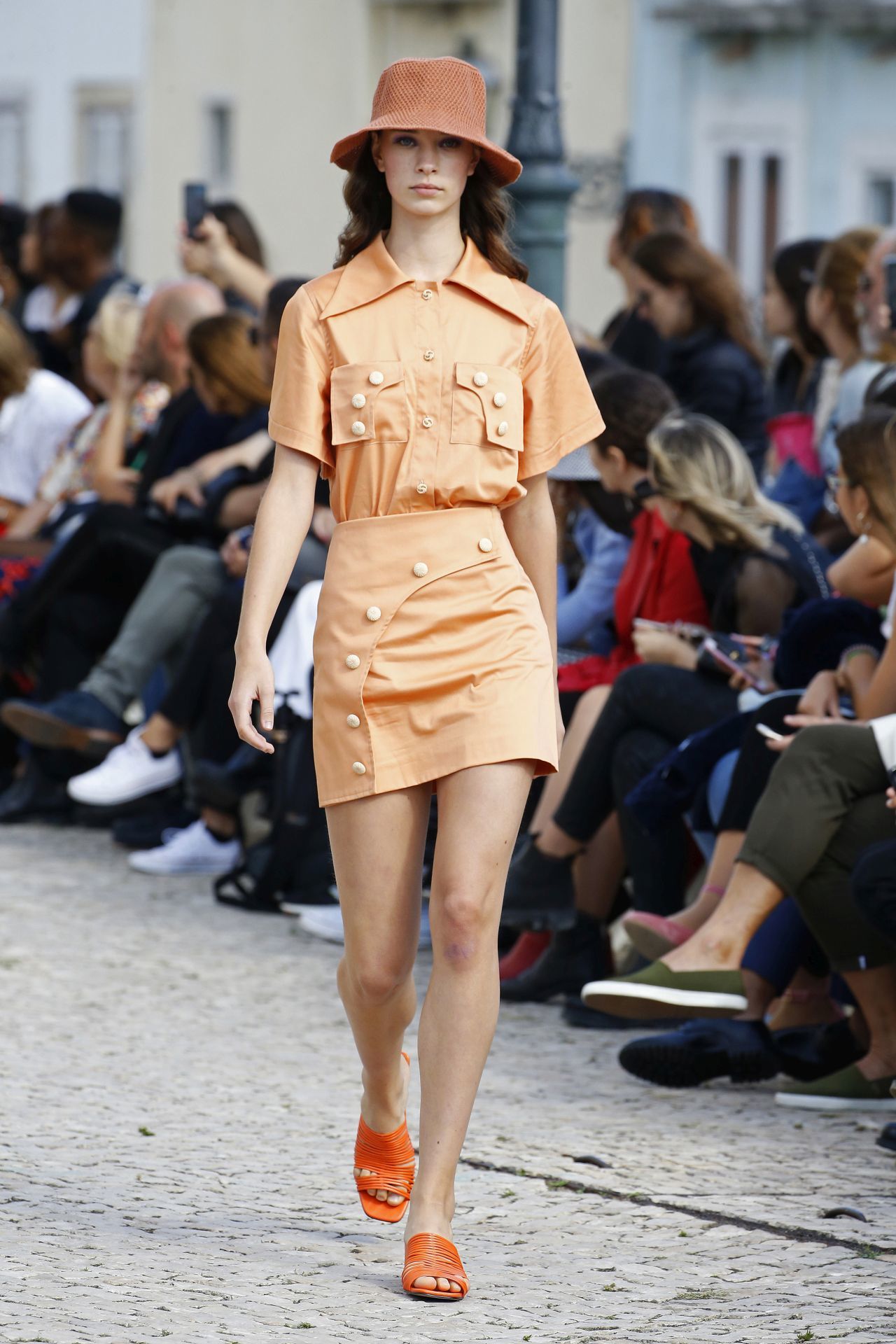 Terrakotta színű vödörkalap - Carolina Machado