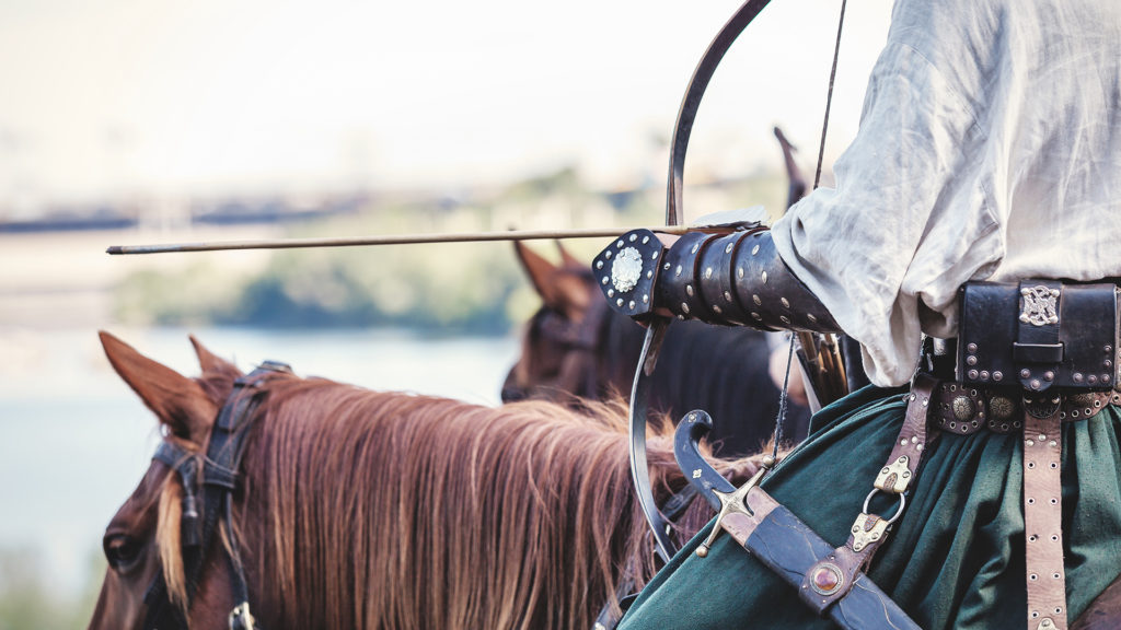 Véletlenül hasbalőtt egy nézőt egy lovasíjász