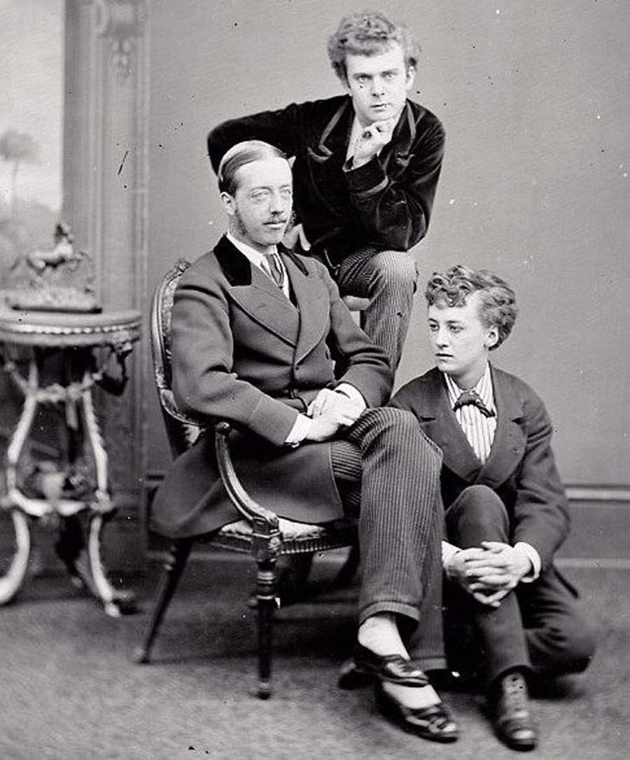 Fanny, Stella és Lord Arthur Clinton (fotó: Wikipedia)