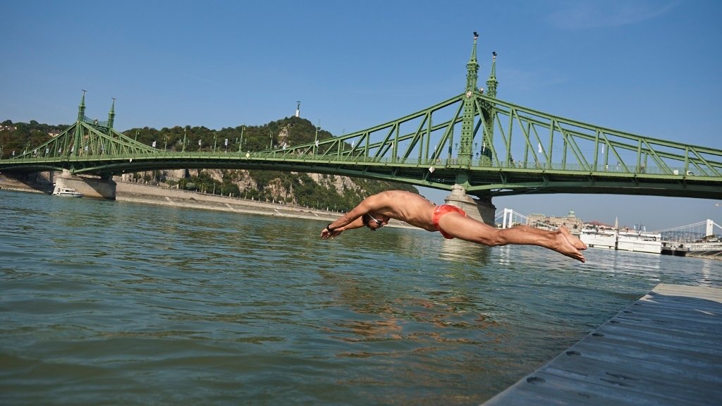 Budapest Urban Games Duna-átúszás