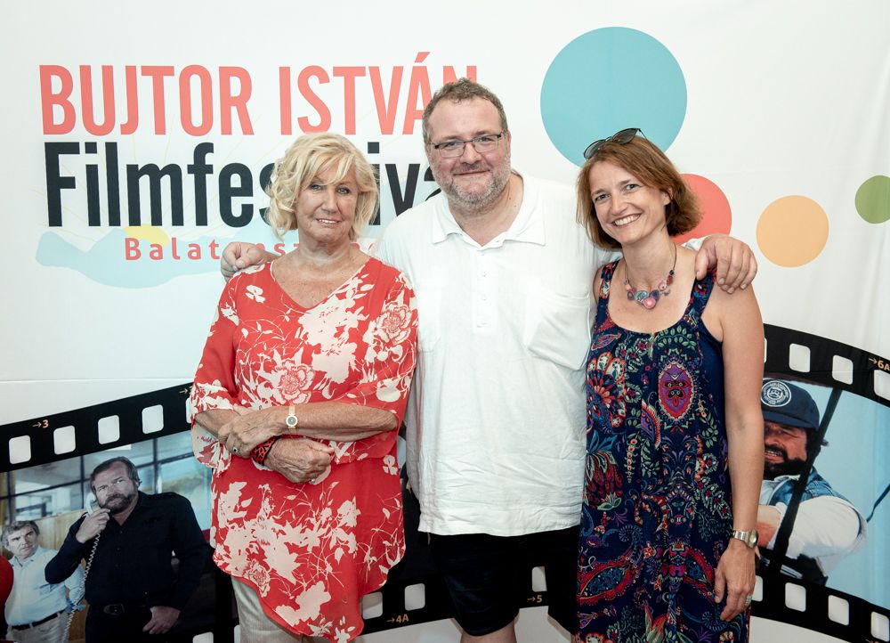 Bujtor Judit a színész özvegye, Bujtor Balázs a színész fia, Bujtor Anna a színész lánya