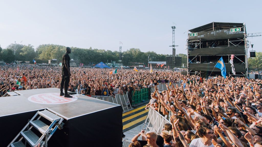 Kitalálták, hogyan lehet biztonságosan koncertre menni koronavírus idején