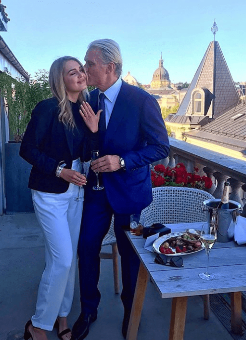 Emma Krokdal és Dolph Lundgren eljegyzése csókkal