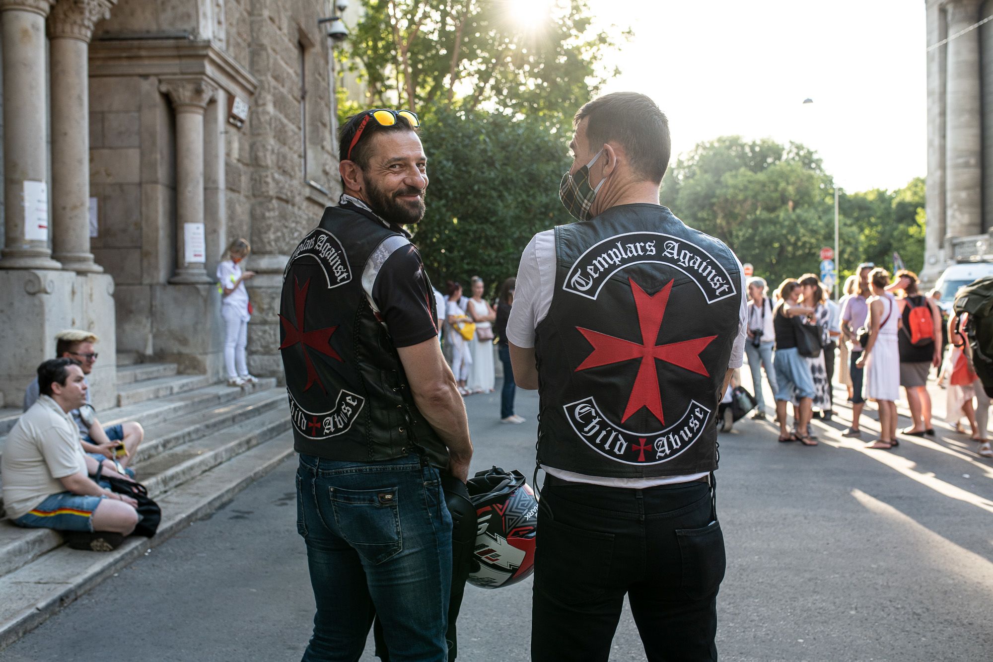 Eljött a Templomosok a gyermekbántalmazás ellen nevű motorosbanda két tagja is (fotó: Neményi Márton)