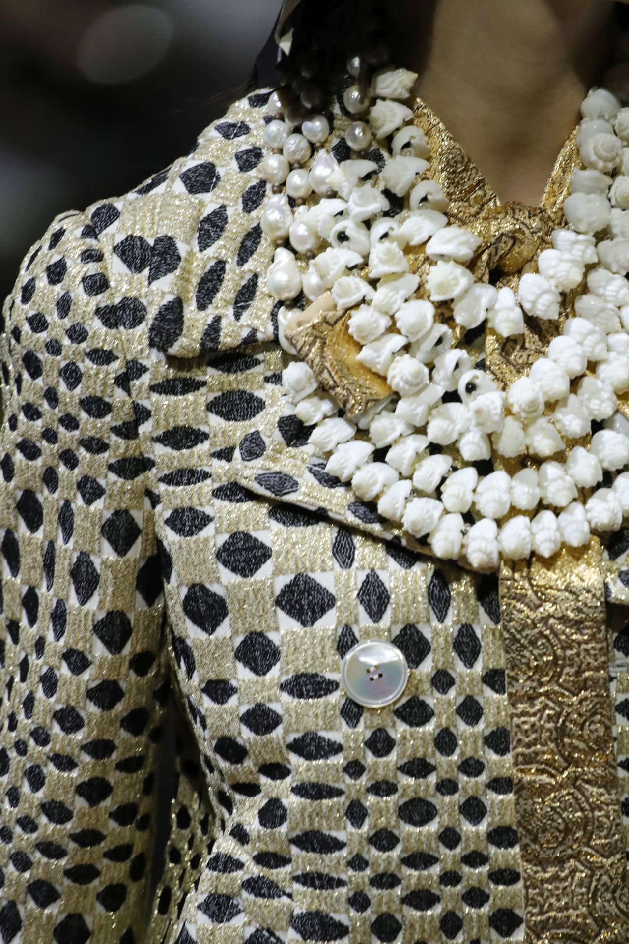 Többsoros kagylós nyaklánc - Prada