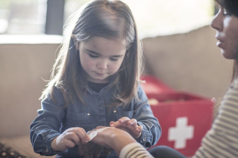 Az elsősegély tanítását egészen kicsi korban el lehet kezdeni