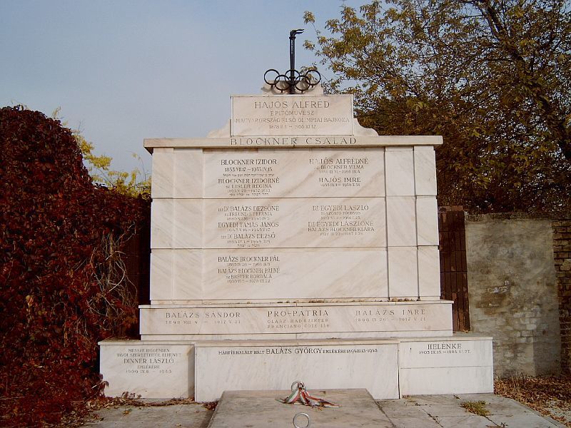 Hajós Alfréd síremléke a Kozma utcai Izraelita temetőben (Fotó: Wikipedia)