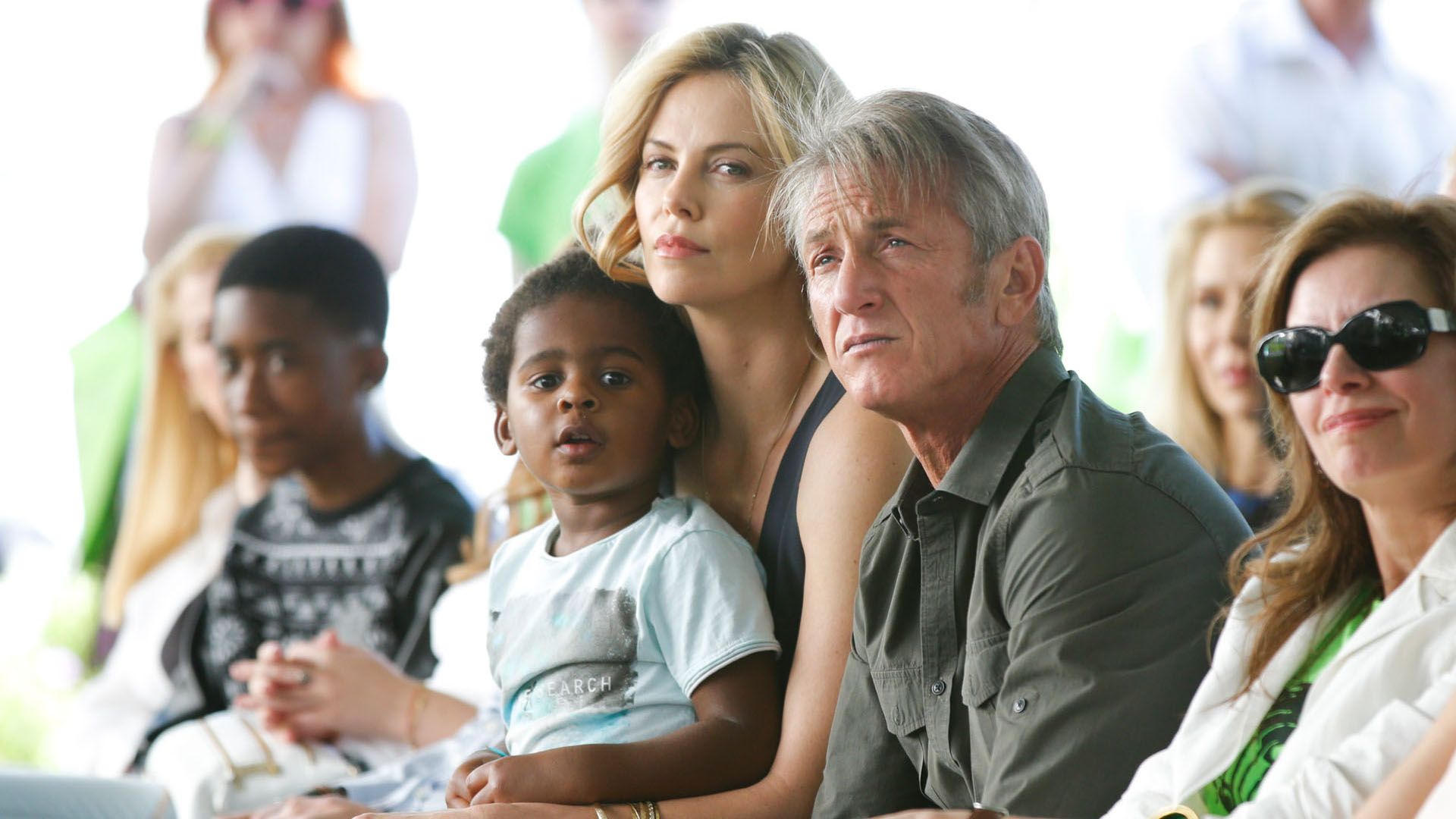 Charlize Theron és Sean Penn, a kis Jacksonnal