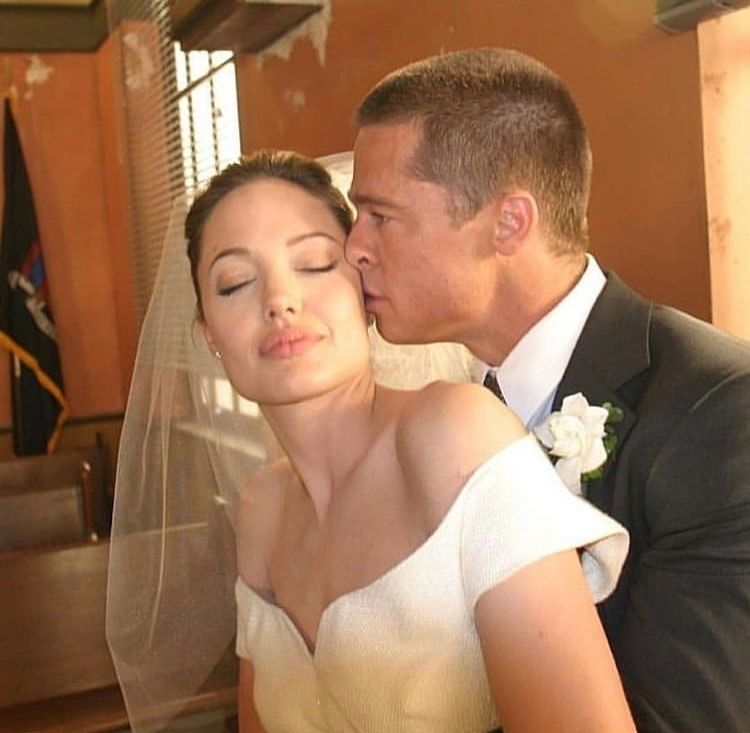 Az esküvőre Franciaországban a Miraval kúrián került sor