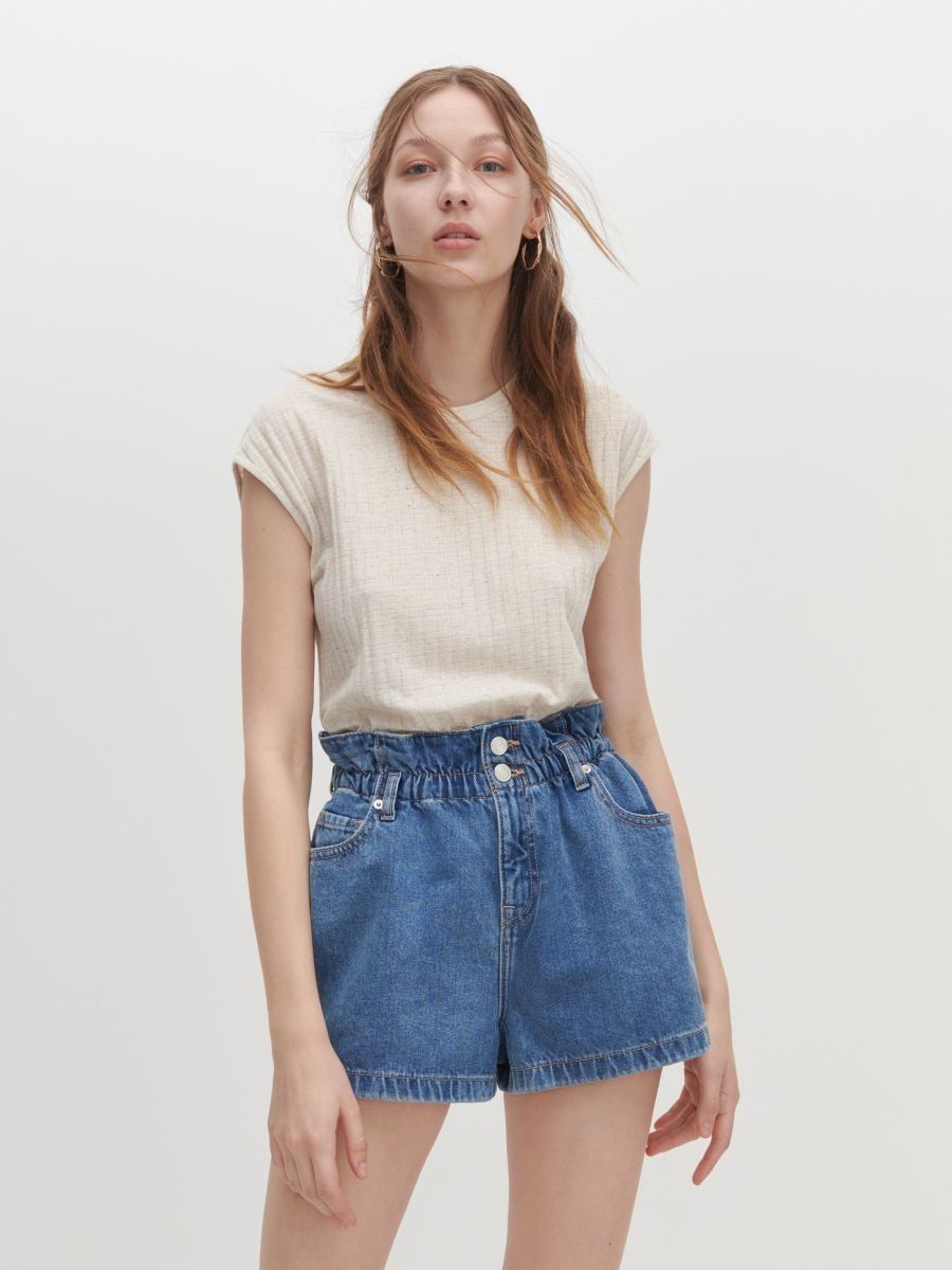 Reserved, 4995 forint