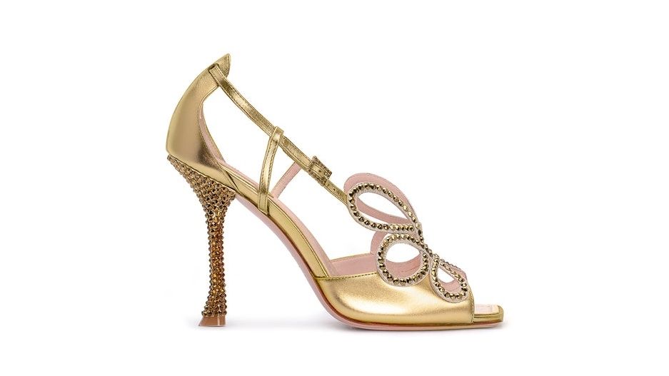 A koronázási cipő újragondolt verziója