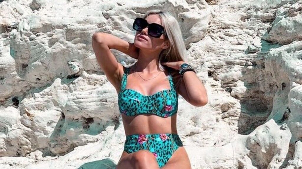 180 millió éves sziklára firkálta rá Instagram-fiókjának nevét az Influencer