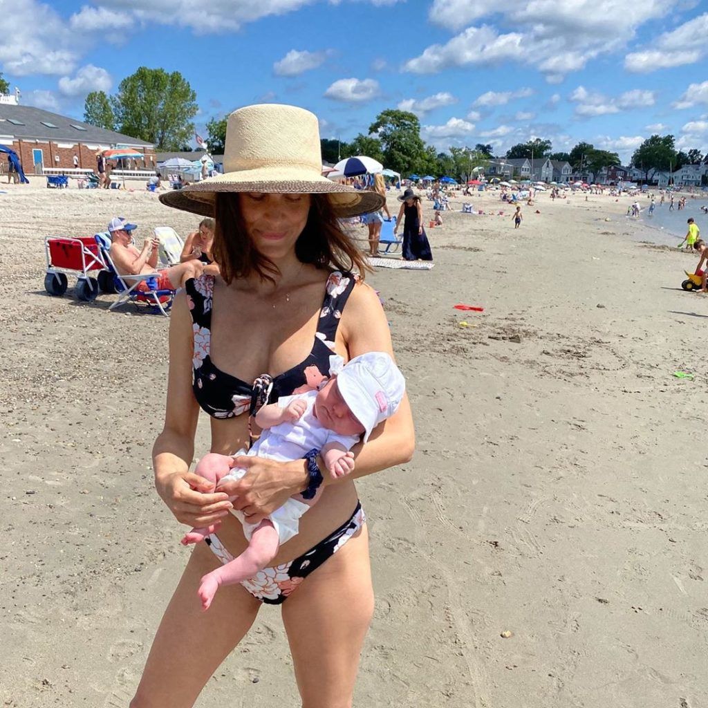 Bordán Lili a kislányával. 