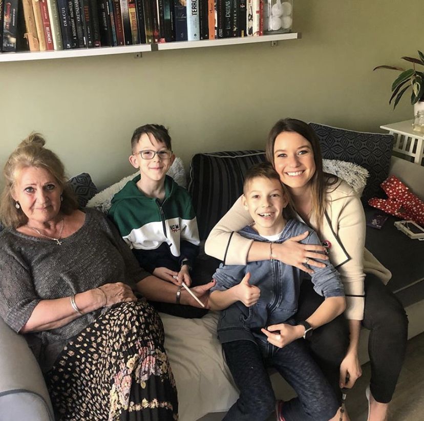 Rátonyi Kriszta a családjával (Fotó: Rátonyi Kriszta)