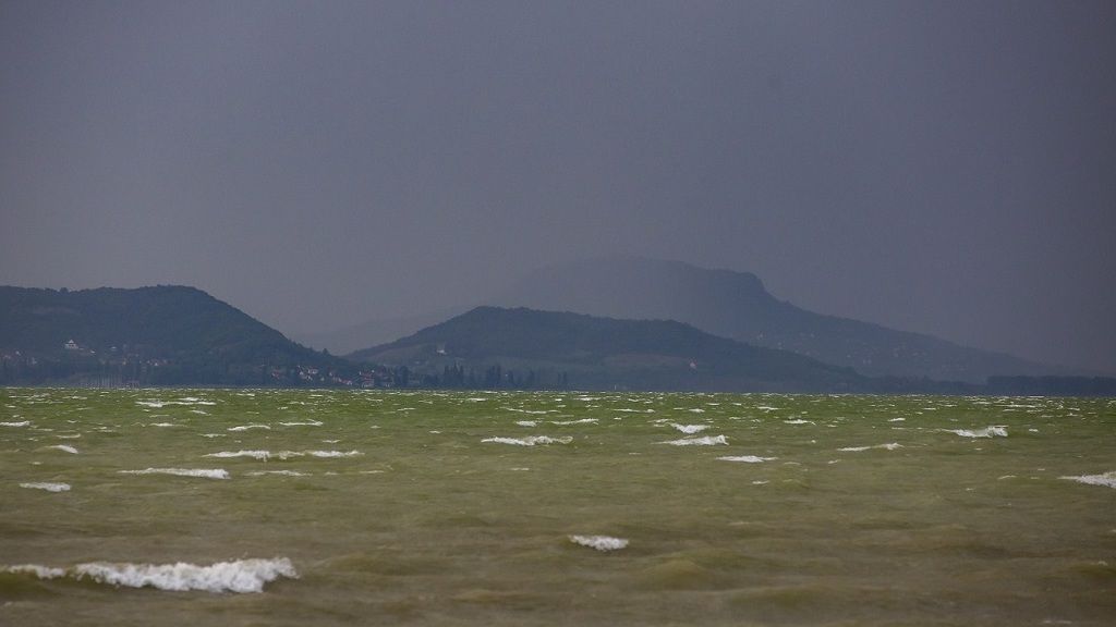 Vihar a Balatonon - Fotó: MTI