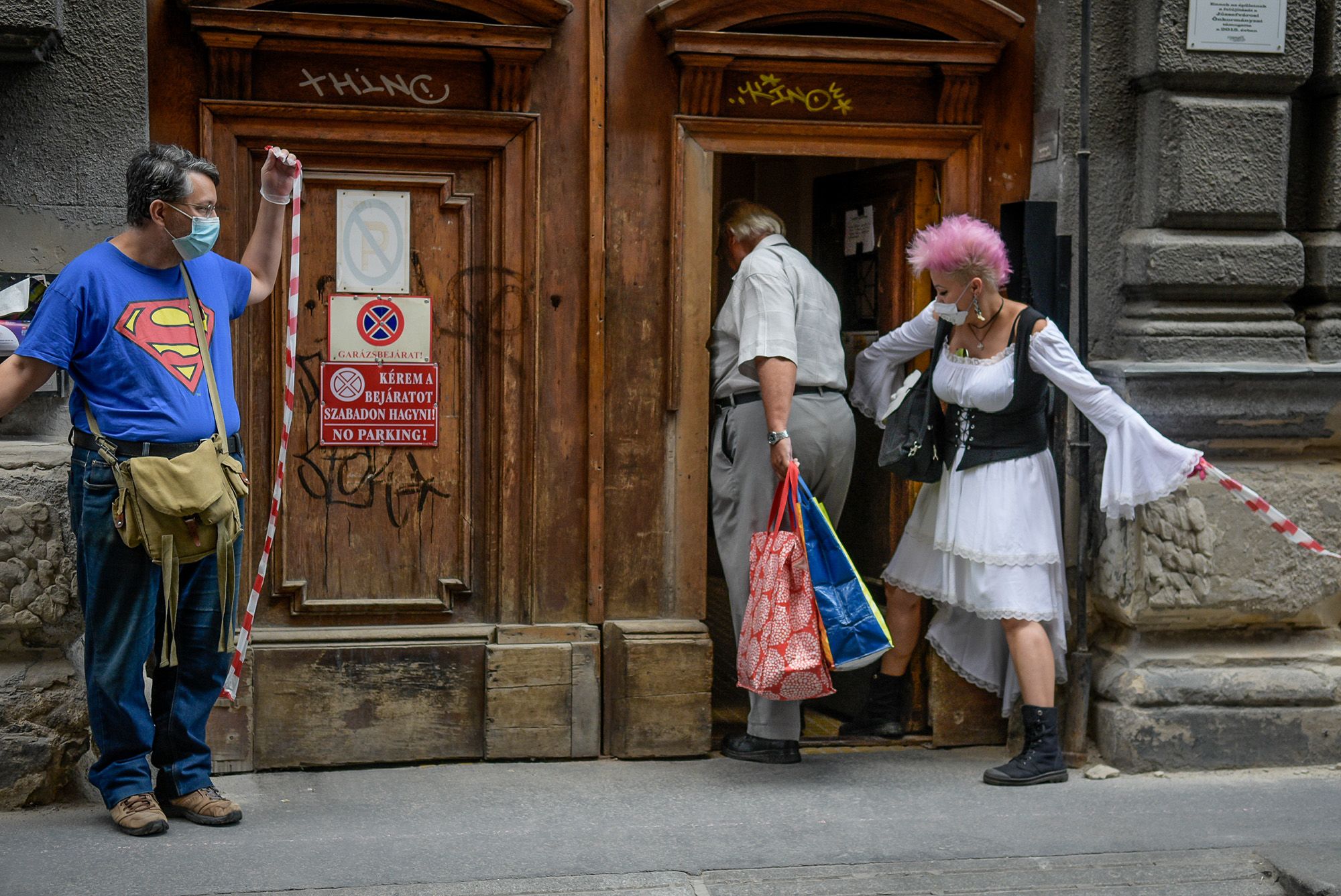 Élőlánc az SzFE-ért előtt (fotó: Csoszó Gabriella)