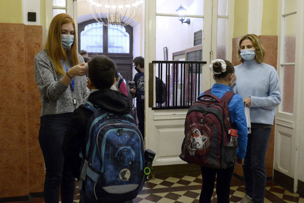 Agyevő lázmérők, melyeket a hatalom használ a tudatunk irányítására?