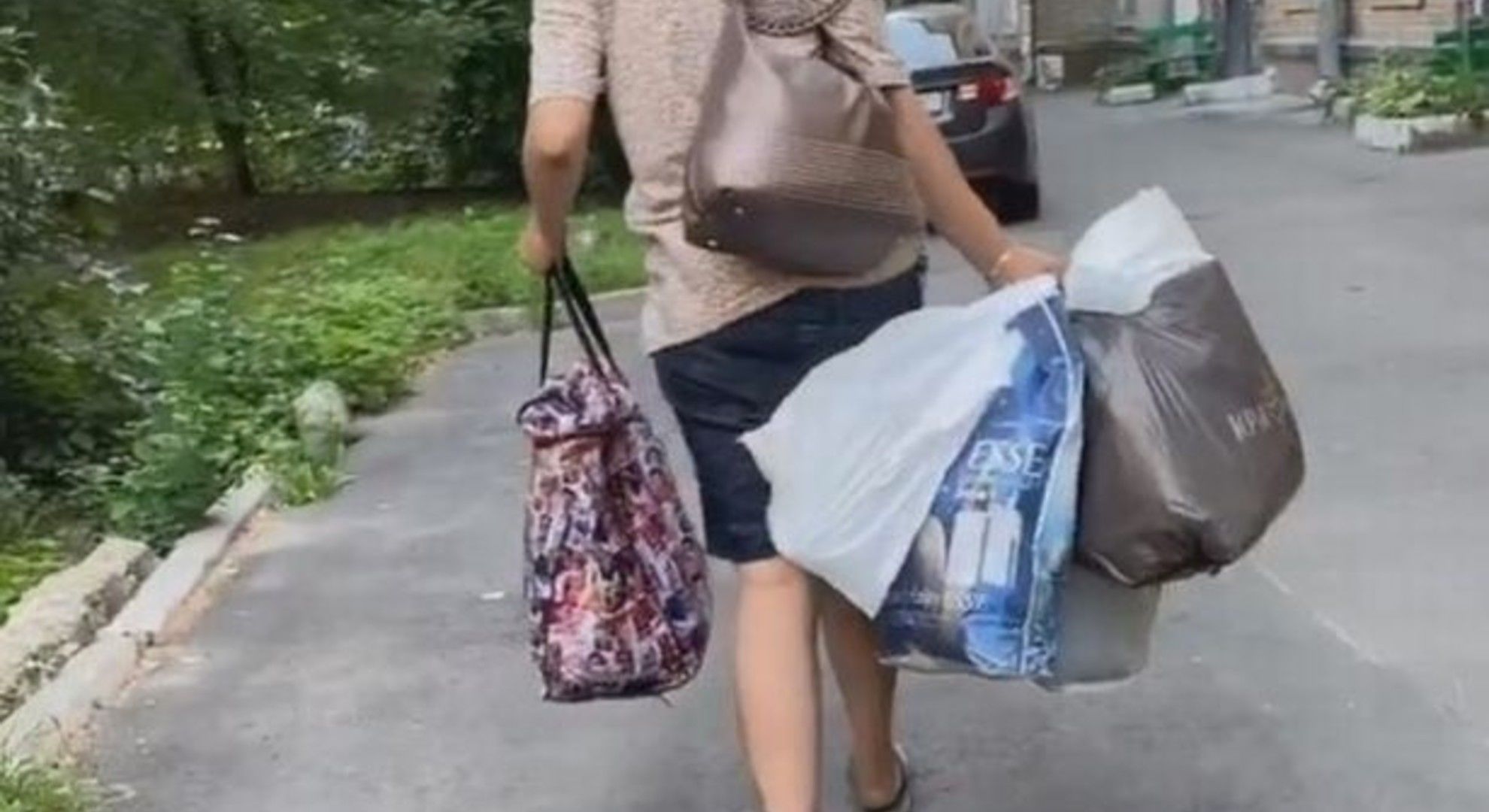 Nejlonzacskóba gyömöszölte újszülött kisfiát.