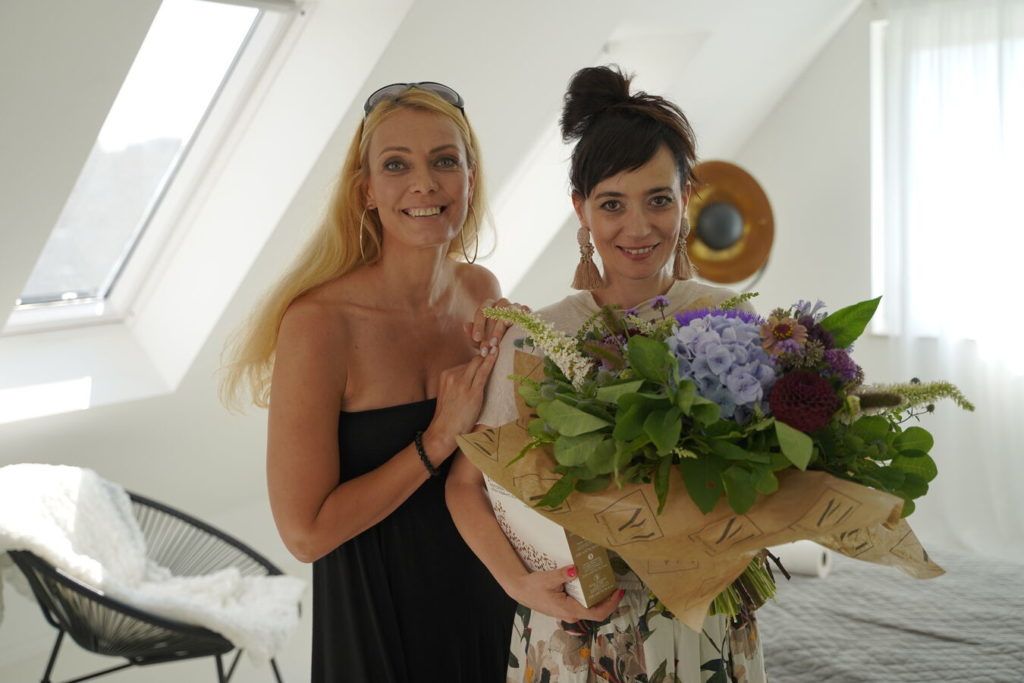 Farkasházi Réka és Péterfi Judit a Tükör című műsor forgatásán