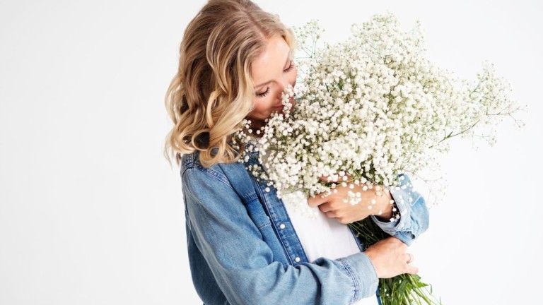 Meglepetés másként – küldj futárral virágot vagy csomagot!