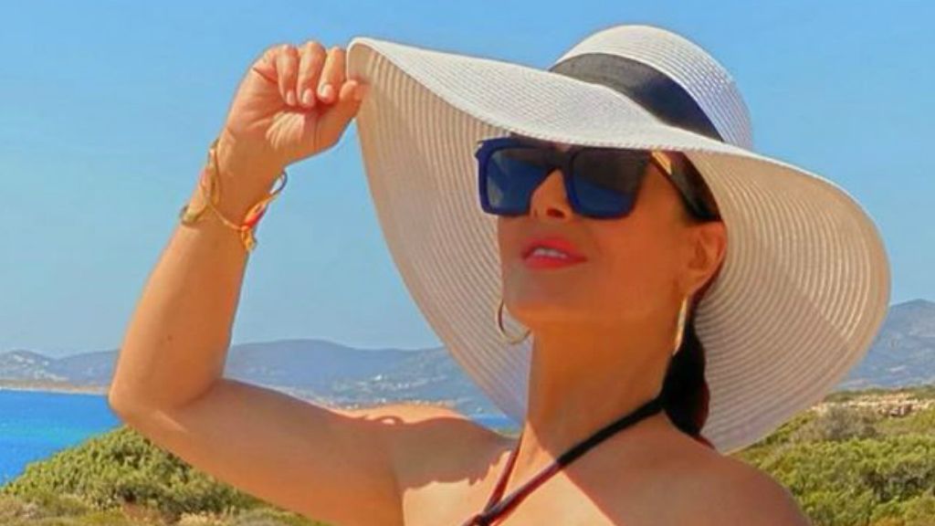 SAlma Hayek fürdőruhában