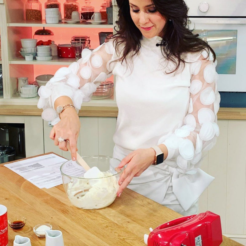 Gubás Gabit a férje tartja fiatalon