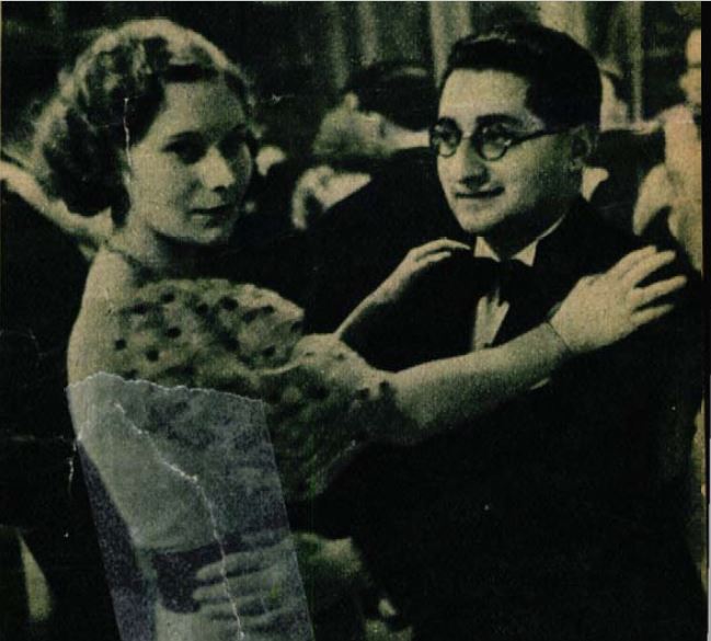 Darkó és Sárga csárdást táncolnak (fotó: Színházi Élet)