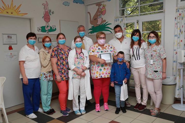 Csányi Sándor életmentő adománya Leukémiás Gyermekekért Alapítványnak (x)