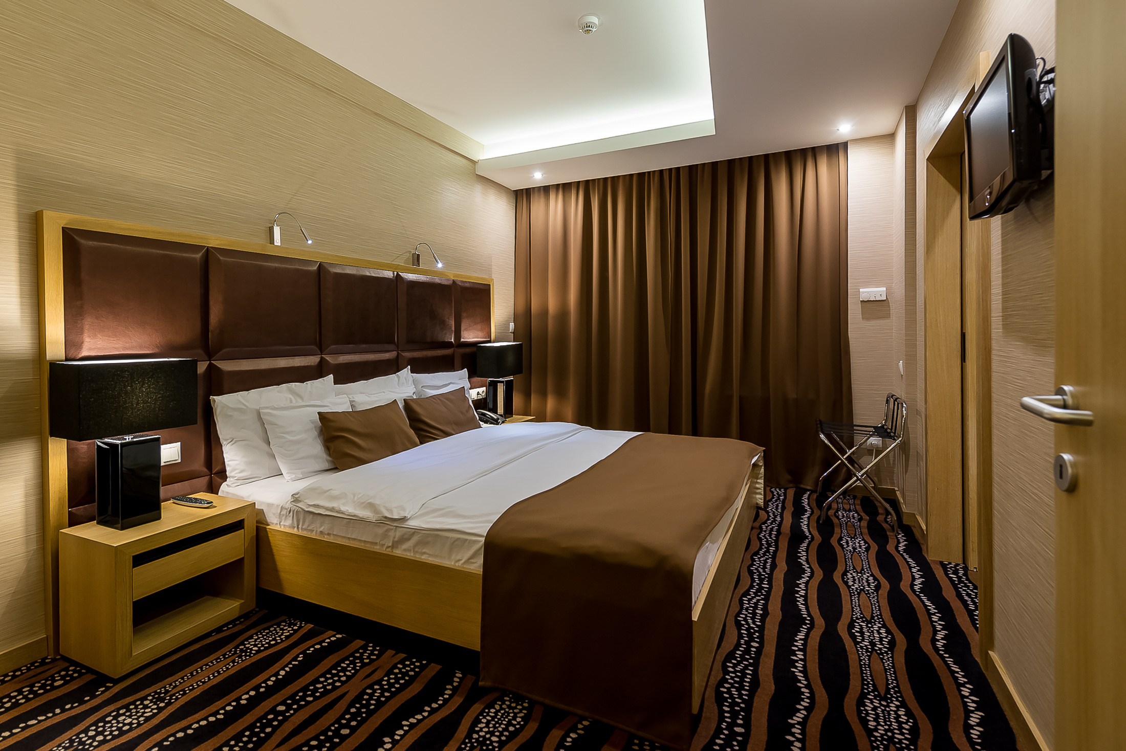 Covid útinapló: a Debreceni Aquaticum Hotelben végre nem kellett paramaminak lenni (x)