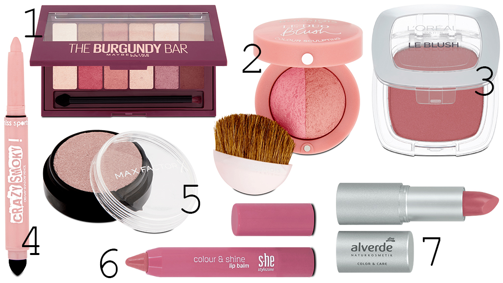 Sminktermékek rózsaszín monokróm sminkekhez