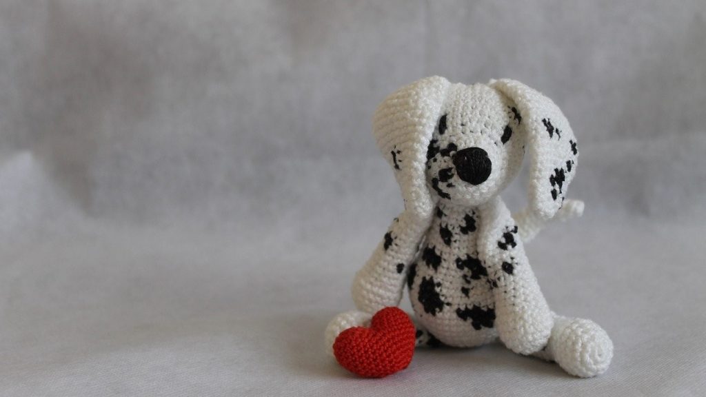 Idős betegüknek ajándékozták kabalakutyájukat a mentősök