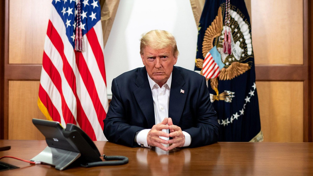 donald trump az ovális irodában