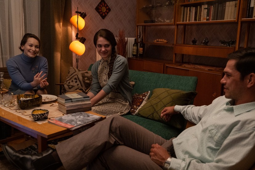 A játsza forgatása szigorú keretek között zajlik a COVID miatt