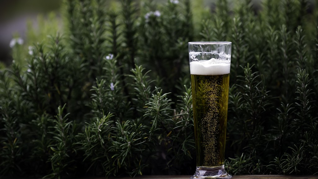 A söröskorsó mellett a söröspohár is lehet félliteres