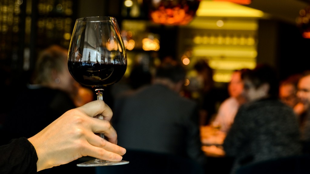 A vörösboros pohár a szemet is gyönyörködteti