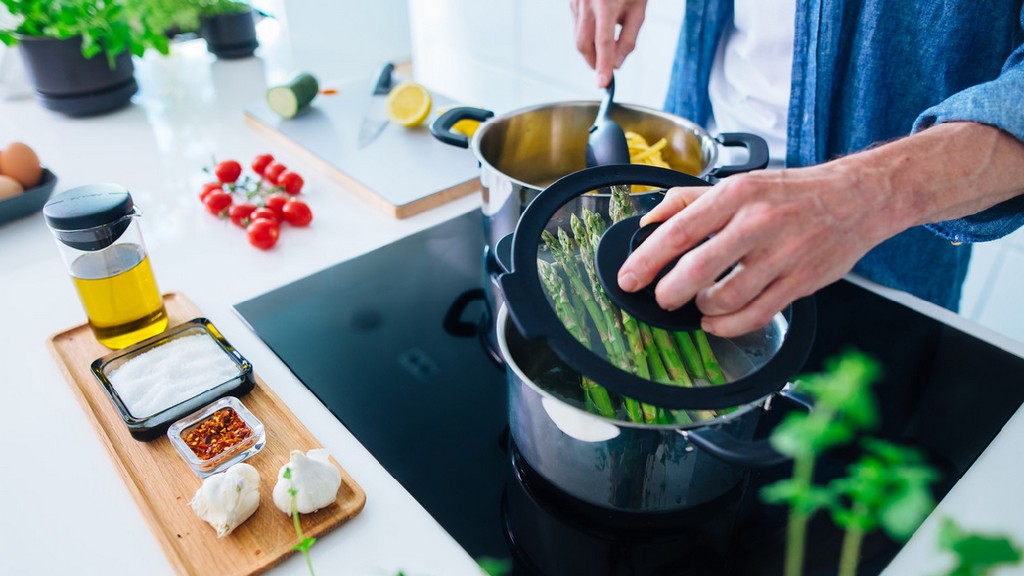 Edény vízkiöntő szeleppel