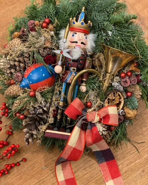 Diótörős kopogtató