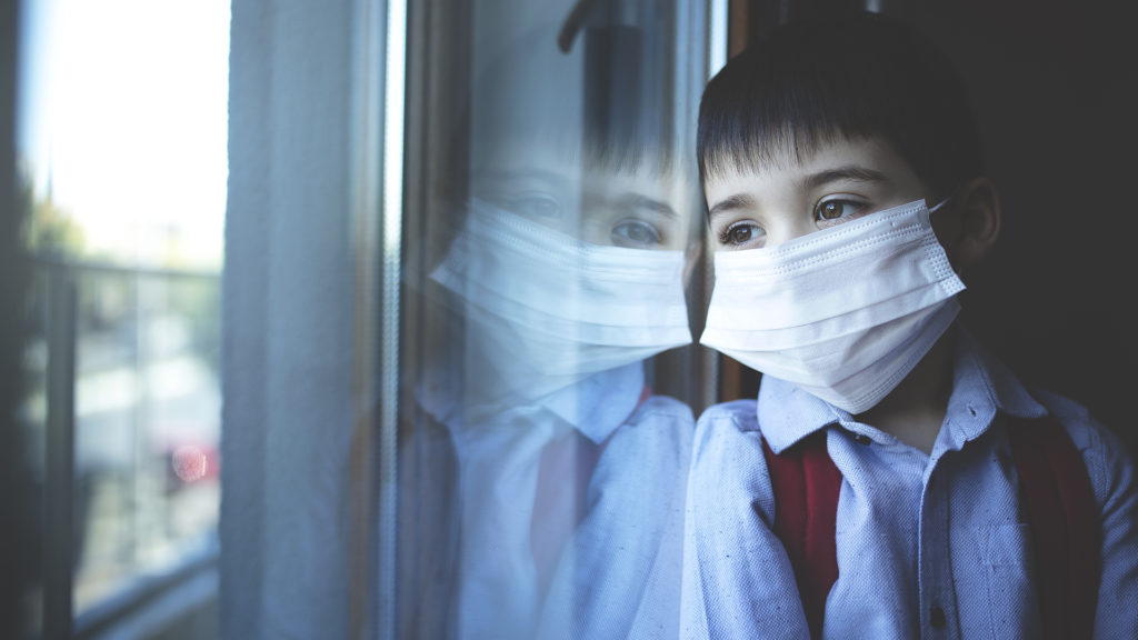 Felmentést kérnek a maszkviselés alól az autizmussal és értelmi fogyatékkal élők számára