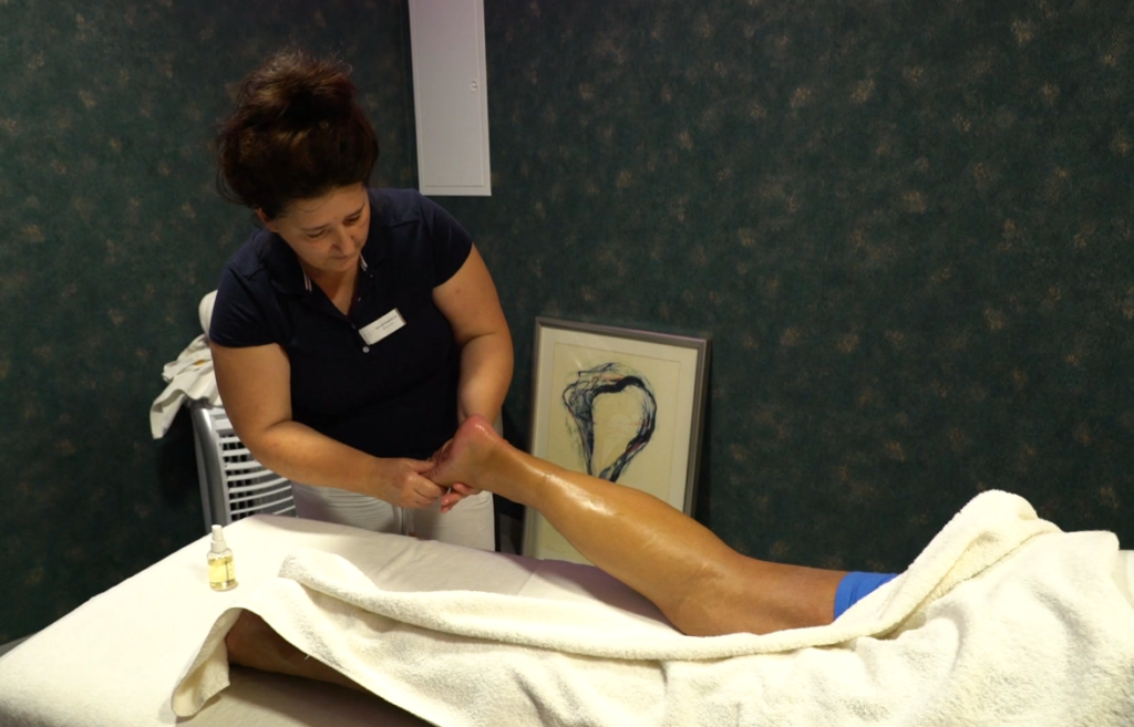 Emilio felesége is eltanulhatja a lábmasszázst