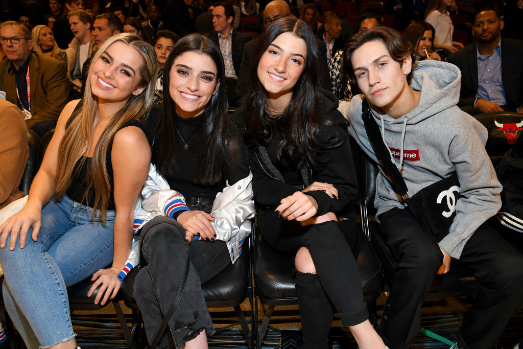 Csak 16 éves, és 100 millió követője van