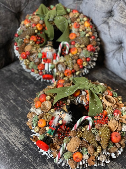 Különleges karácsonyi ajtódíz