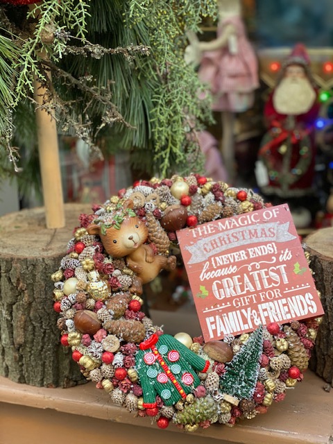 Mackós karácsonyi dekoráció